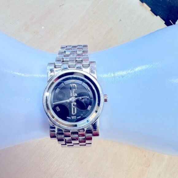 TISSOT T classic 1853 Quartz Wristwatch T030 009 A new battery - Picture 16 of 17